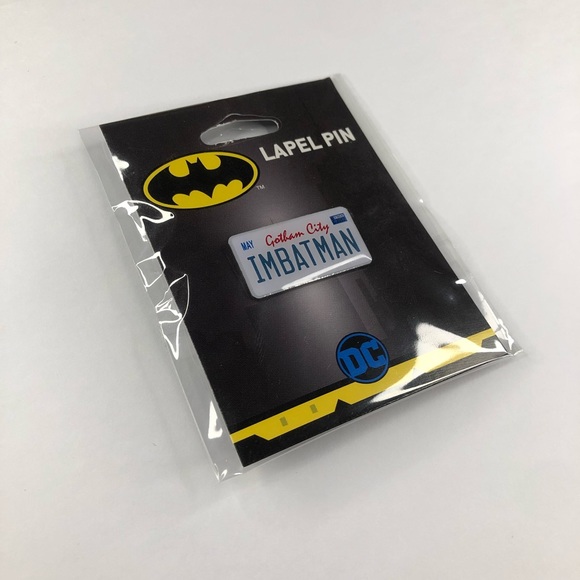 DC: Batman License Plate Pin - Picture 2 of 2